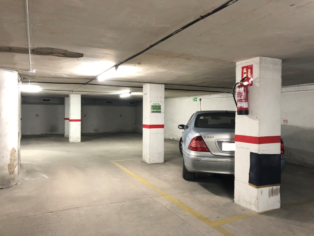 Parking coche, Josep Umbert