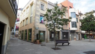 Alquiler de local comercial en la Plaza Olles, Centro de Granollers