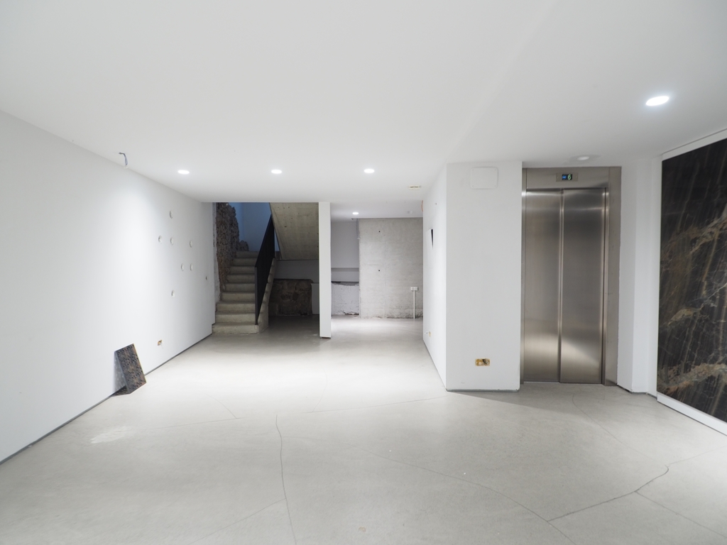 Alquiler de Local Comercial en C/ Anselm Clavè-Centro