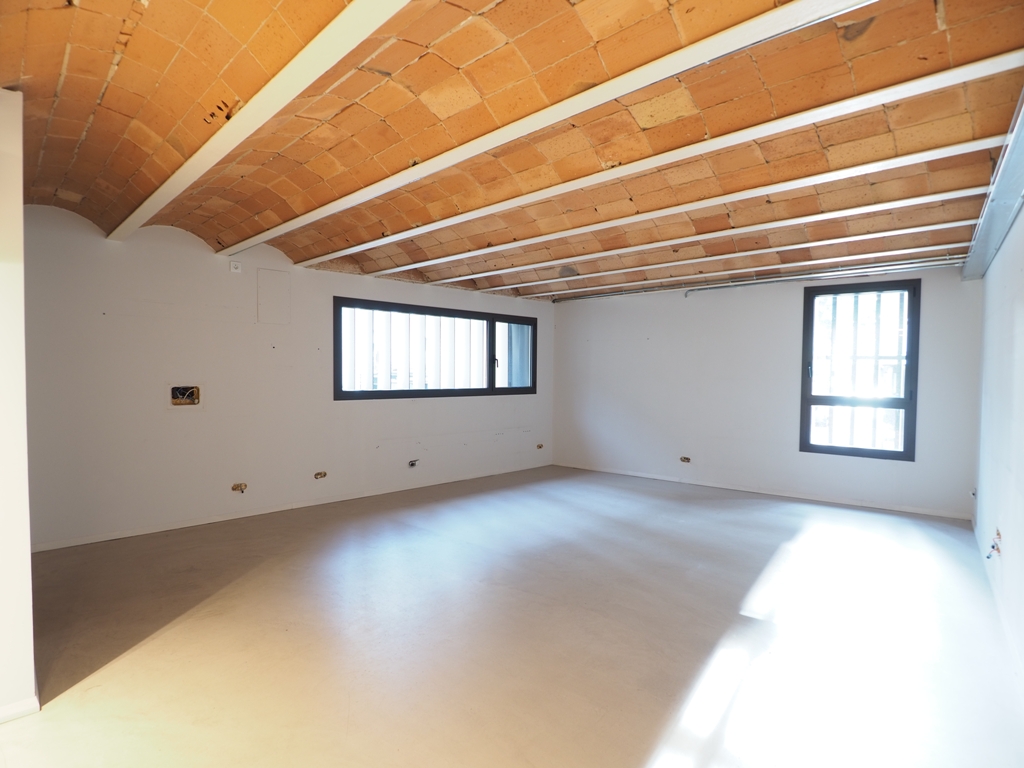 Alquiler de Local Comercial en C/ Anselm Clavè-Centro