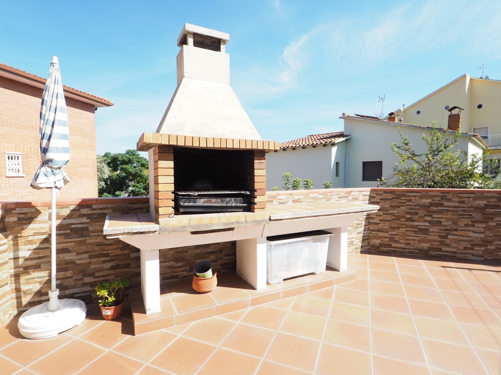 Casa adosada en venta en Montornès del Vallès