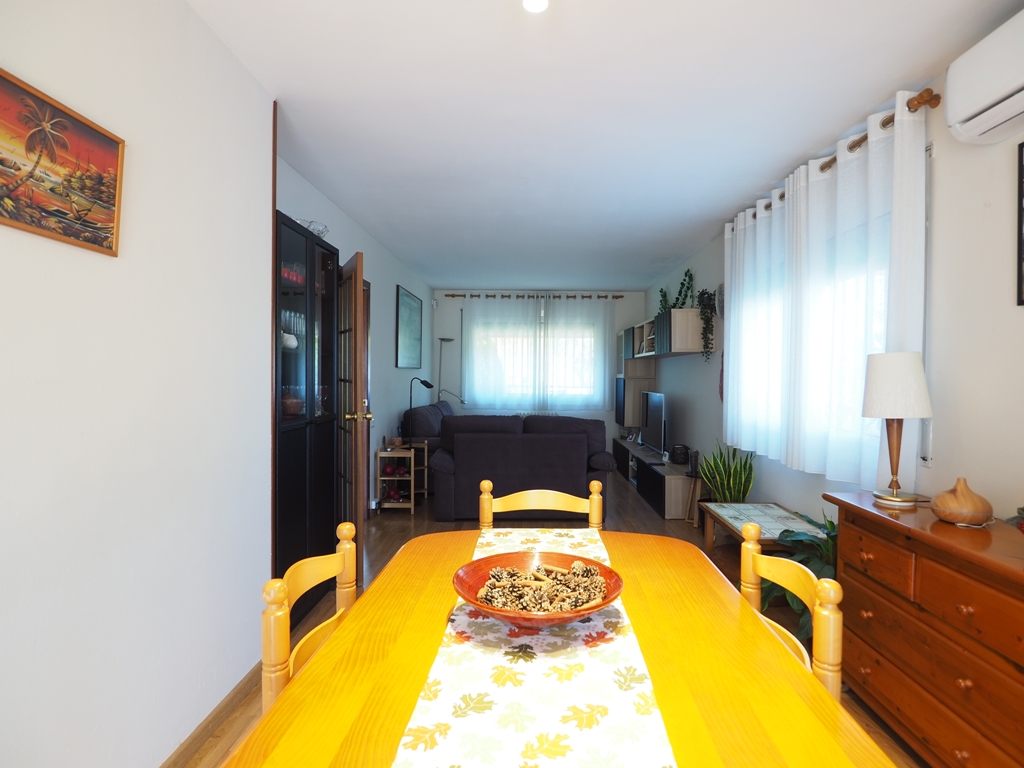 Casa adosada en venta en Montornès del Vallès