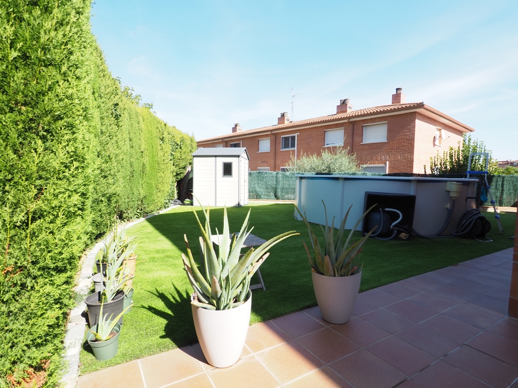 Casa adosada en venta en Montornès del Vallès