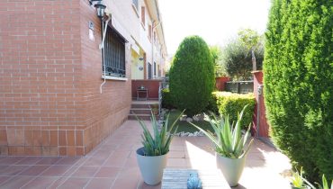 Casa adosada en venta en Montornès del Vallès
