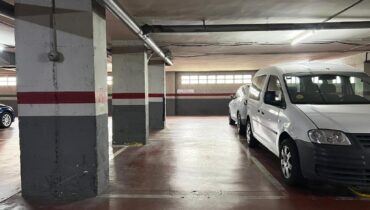 En venta: Plaza de aparcamiento en Granollers centro-Institutos