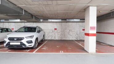 Parquin en venta en Centre, Pl. Corona-Blaus