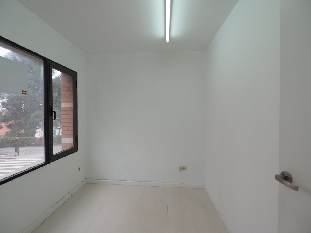 Despacho en alquiler en Font Verda