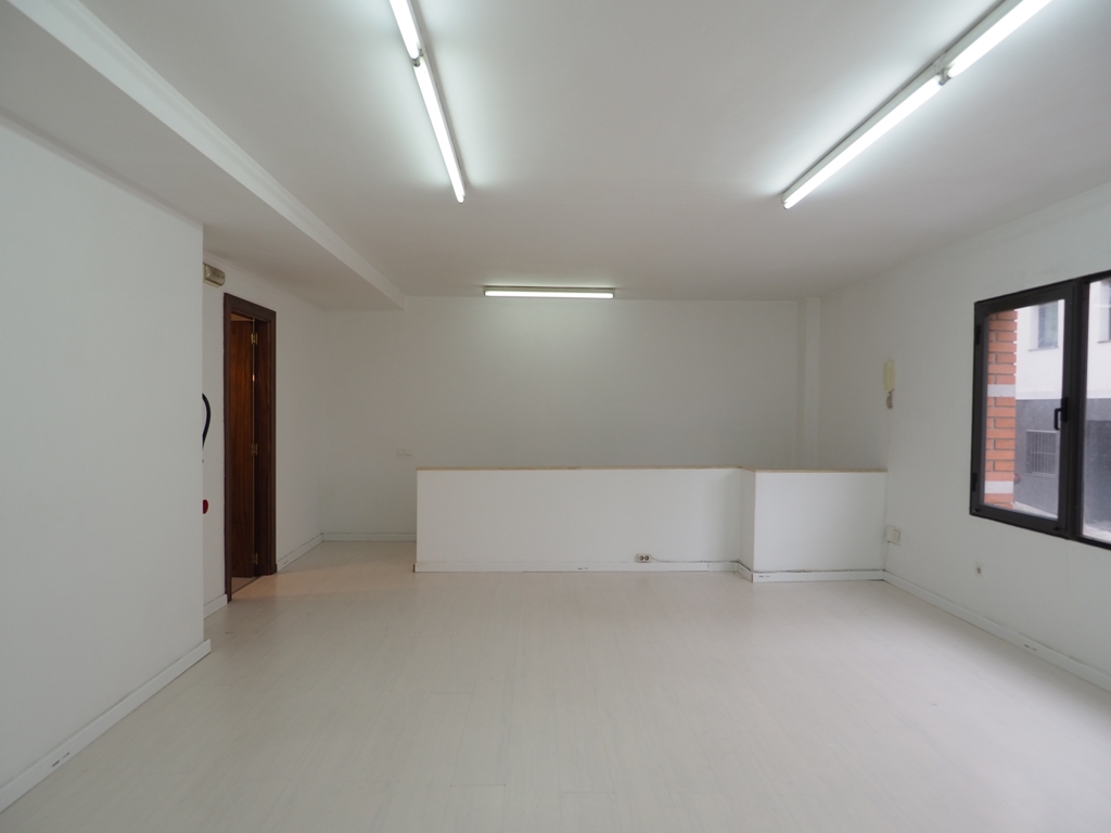 Despacho en alquiler en Font Verda