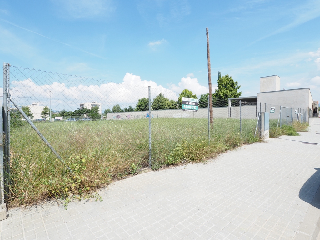 Parcela en venta en L’Hostal-Lledoner