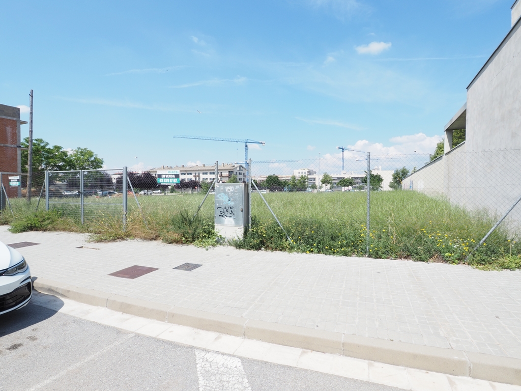Parcela en venta en L’Hostal-Lledoner