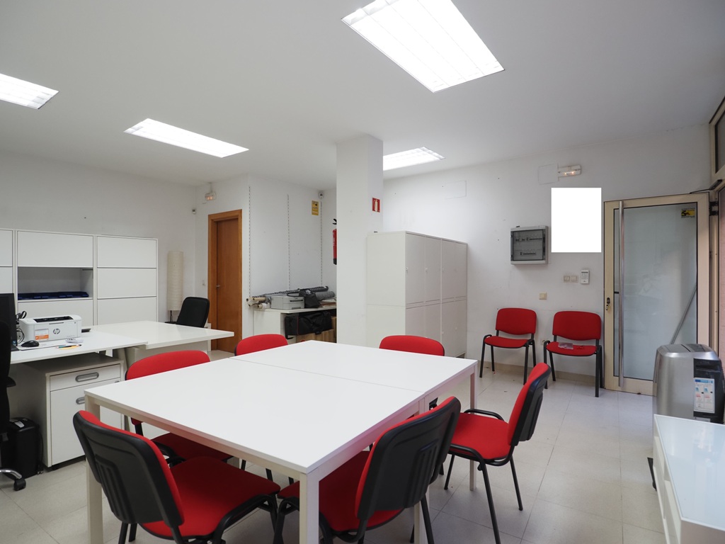 Local comercial en venta en Granollers, en la zona Instituts-Ponent