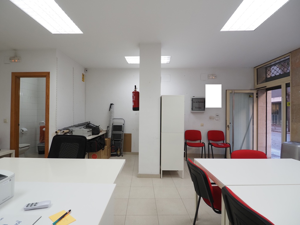 Local comercial en venta en Granollers, en la zona Instituts-Ponent